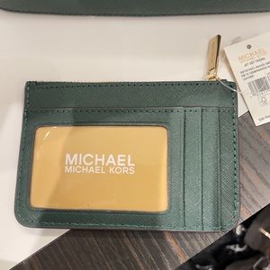 Michael Kors Jet Set Travel Small Leather Top Zip Coin Pouch With ID